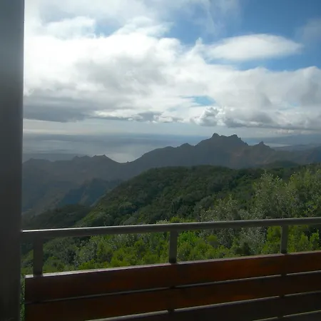 Montes De Anaga بيت شباب *