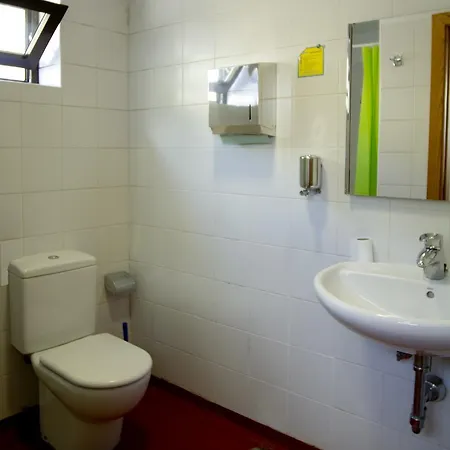 Montes De Anaga بيت شباب