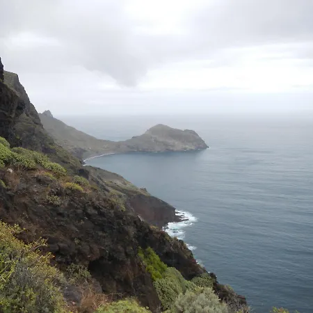 Montes De Anaga بيت شباب *